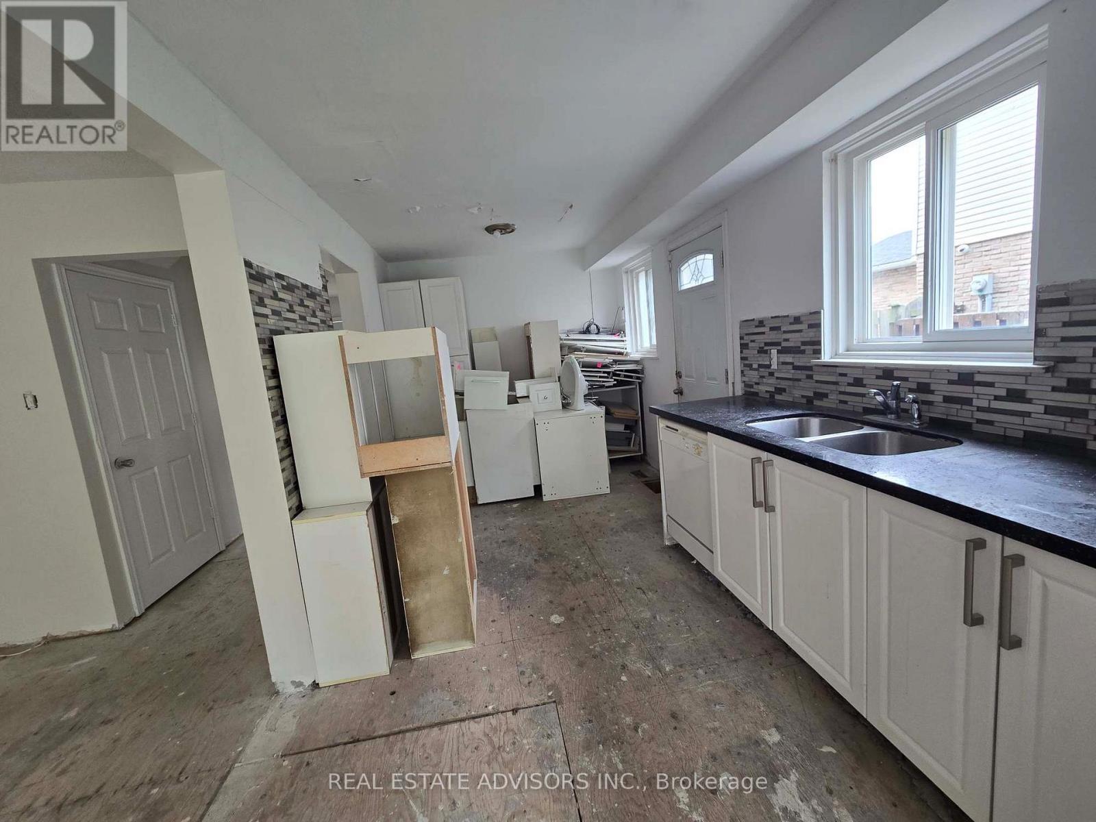 238 Braymore Boulevard, Toronto, ON