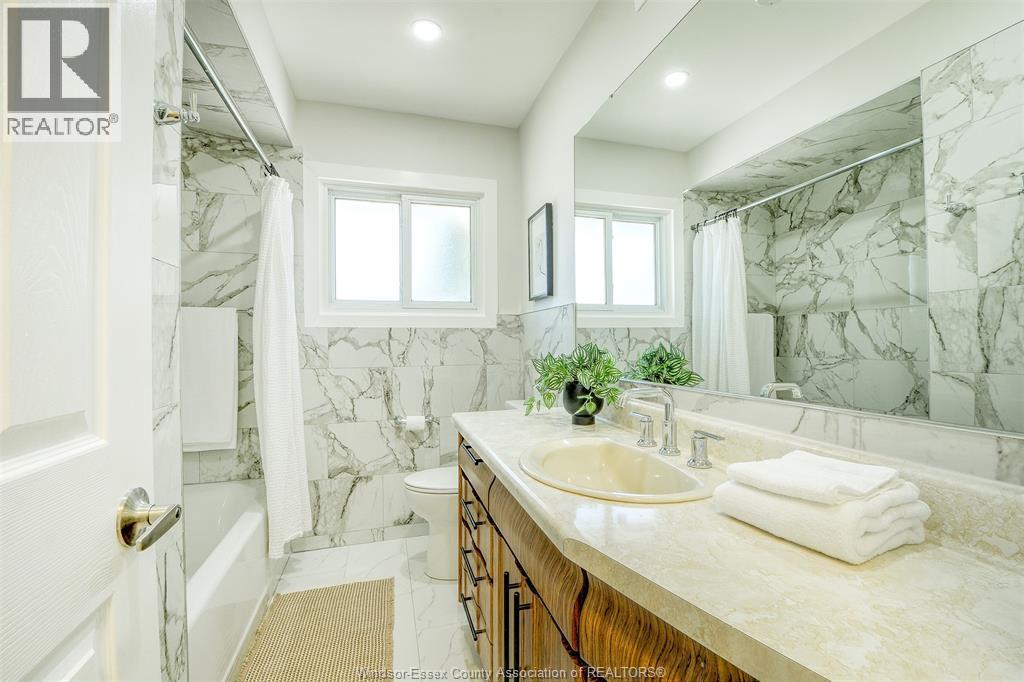 328 Isack, Windsor, ON