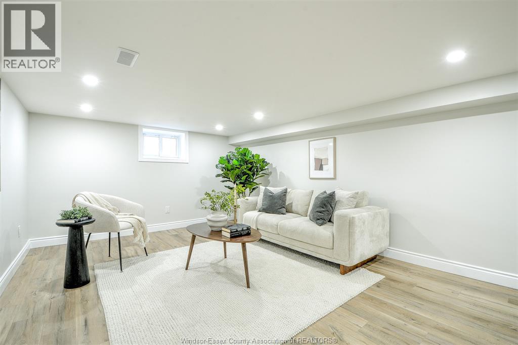 328 Isack, Windsor, ON