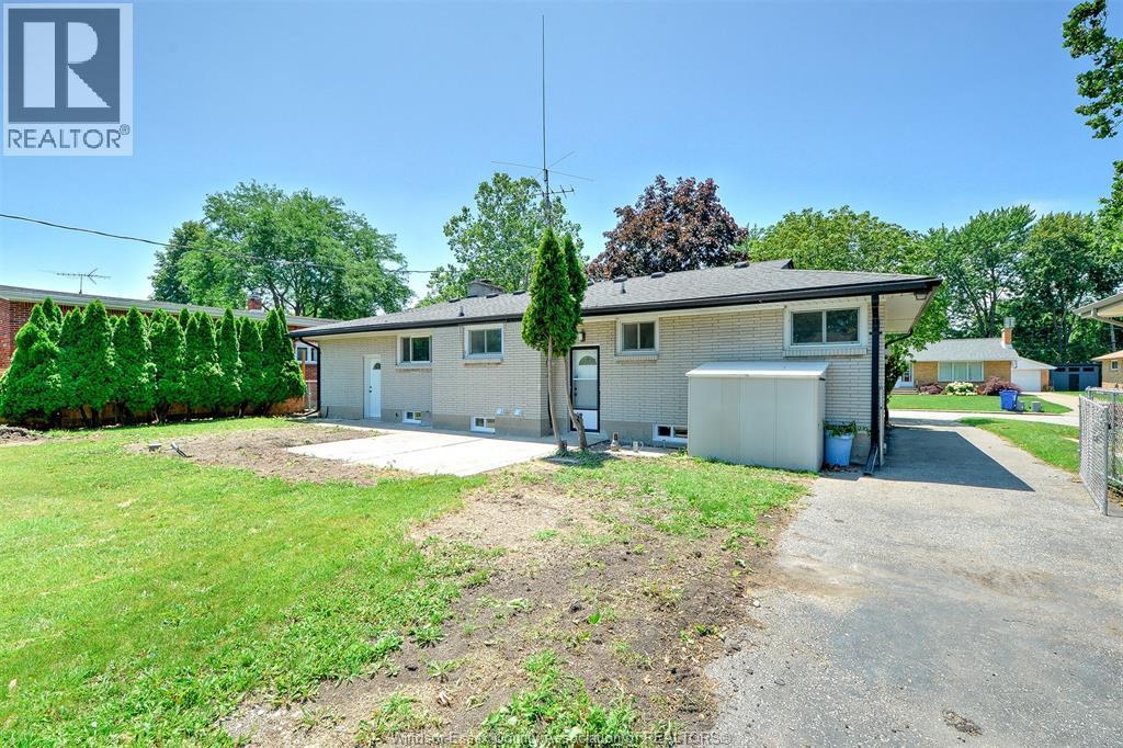 328 Isack, Windsor, ON