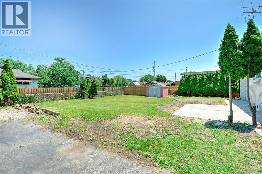 328 Isack, Windsor, ON