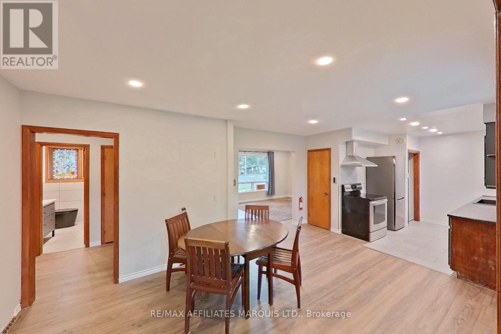 777 Sandfield Crescent, Cornwall, ON - Indoor Photo Showing Dining Room