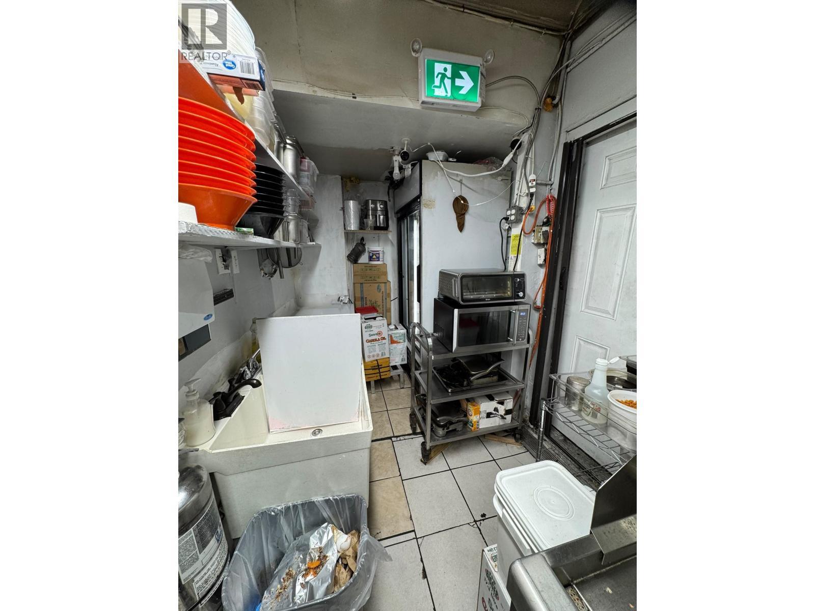 8542 Granville Street, Vancouver, BC