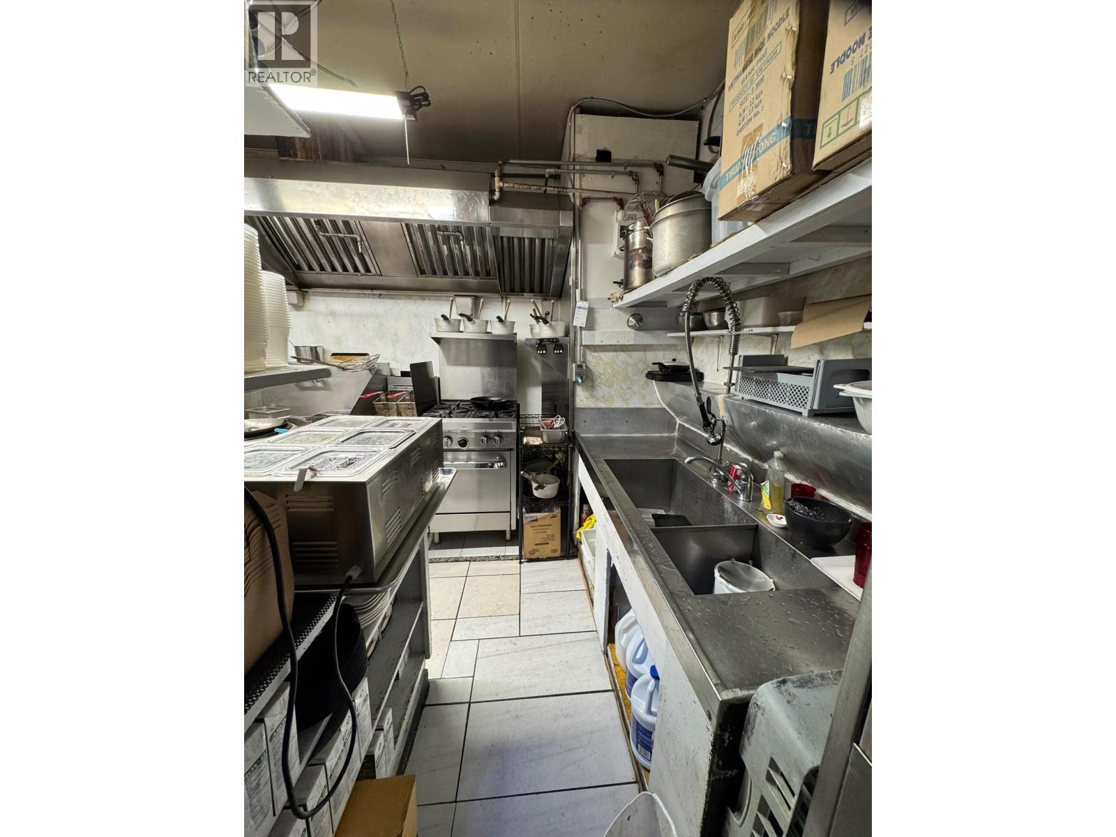 8542 Granville Street, Vancouver, BC