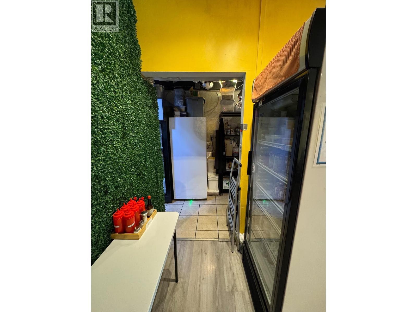 8542 Granville Street, Vancouver, BC