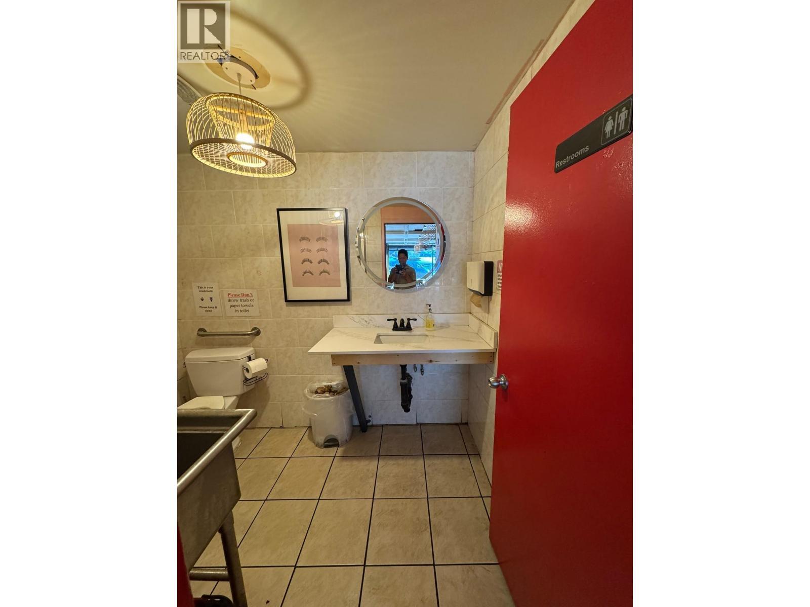8542 Granville Street, Vancouver, BC