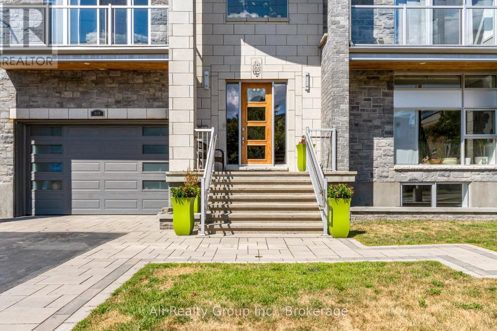 69 Donald Street, Ottawa, ON