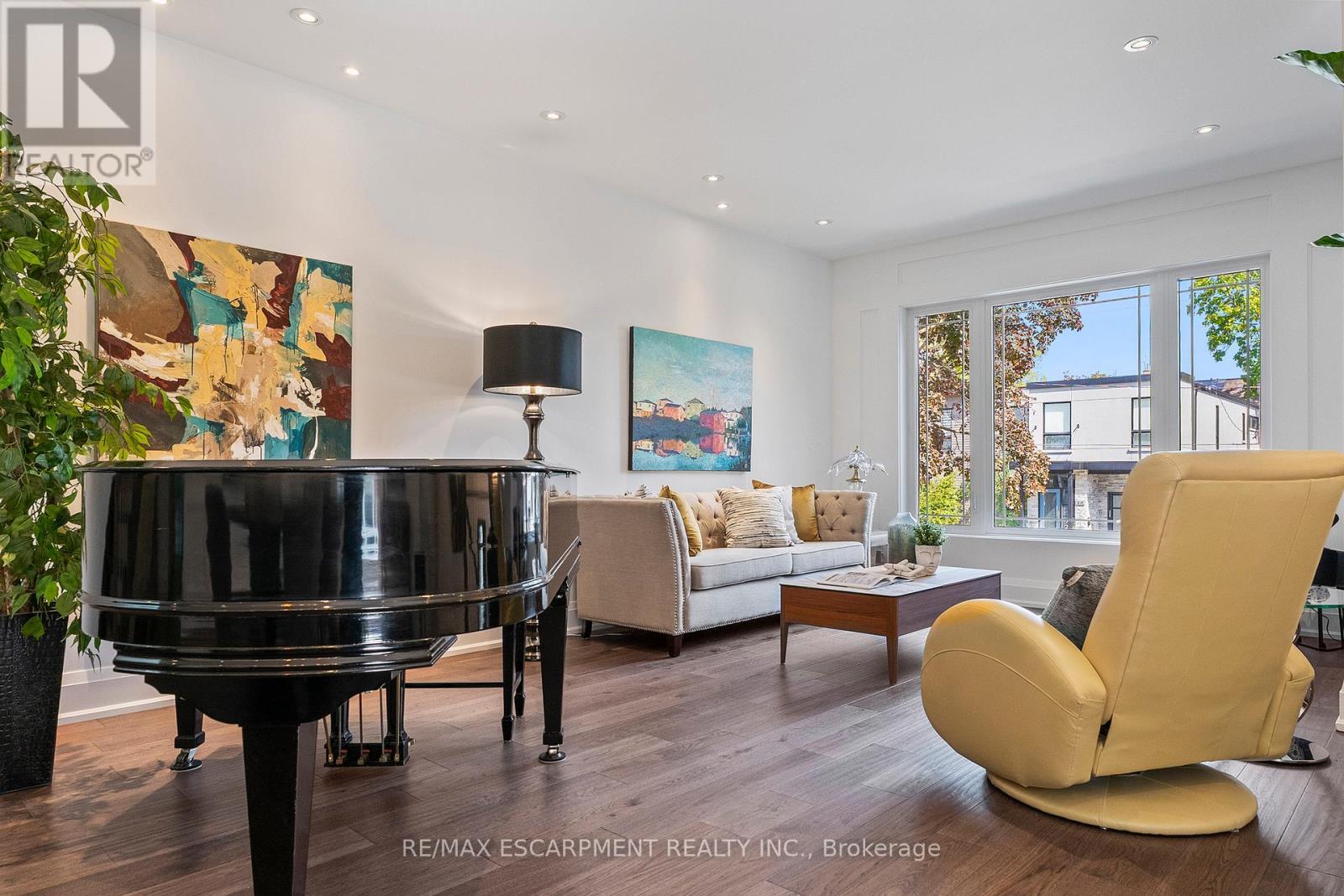 24 Cayuga Avenue, Mississauga, ON
