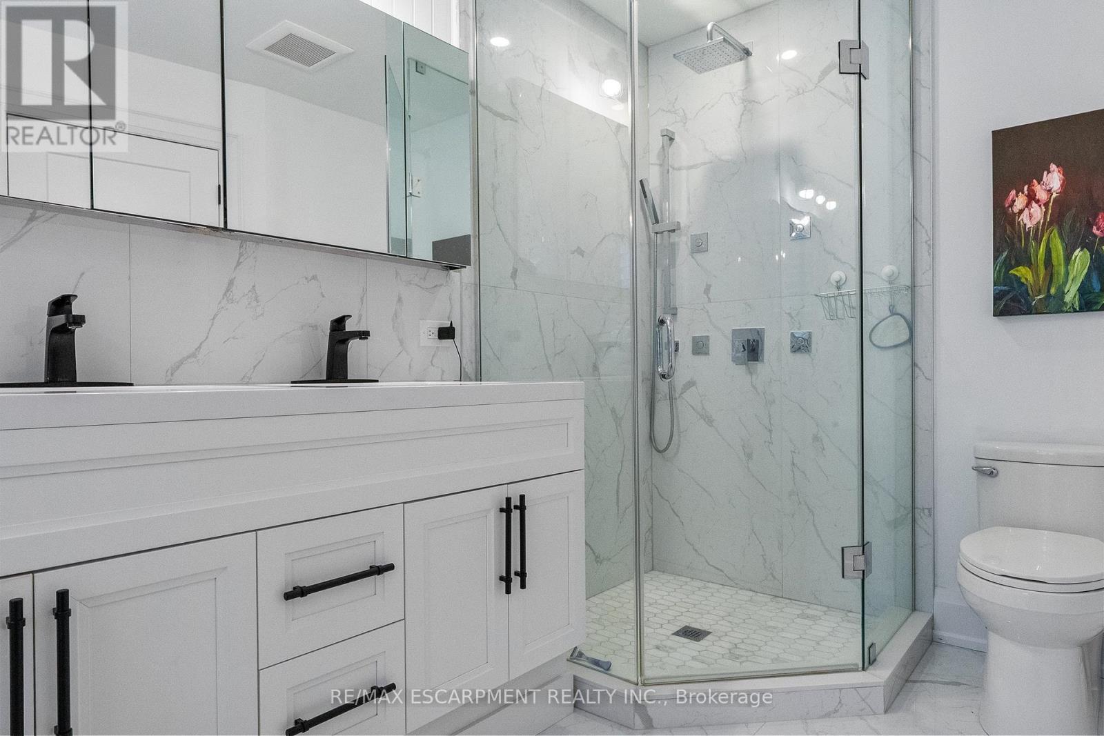 24 Cayuga Avenue, Mississauga, ON
