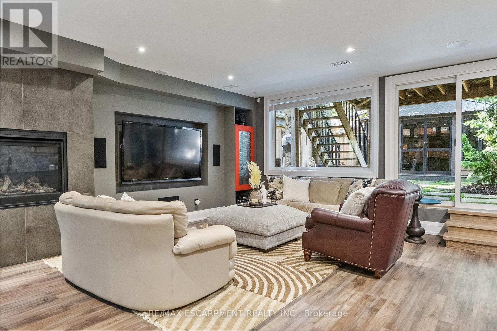 24 Cayuga Avenue, Mississauga, ON