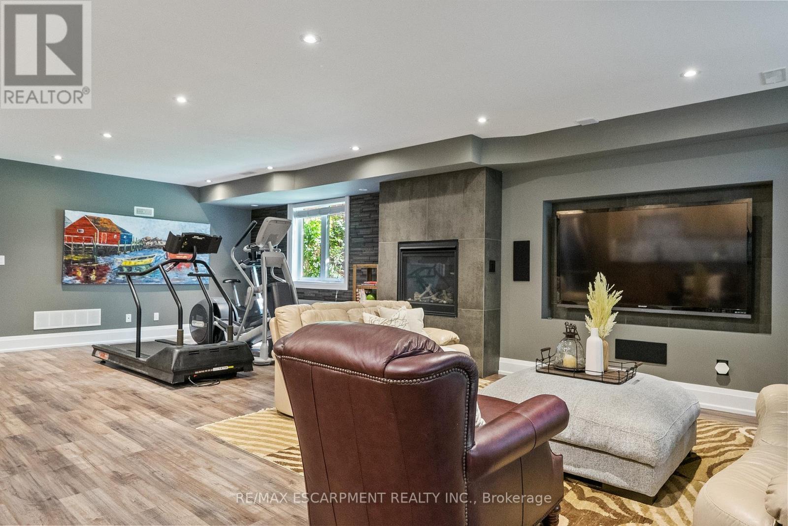 24 Cayuga Avenue, Mississauga, ON