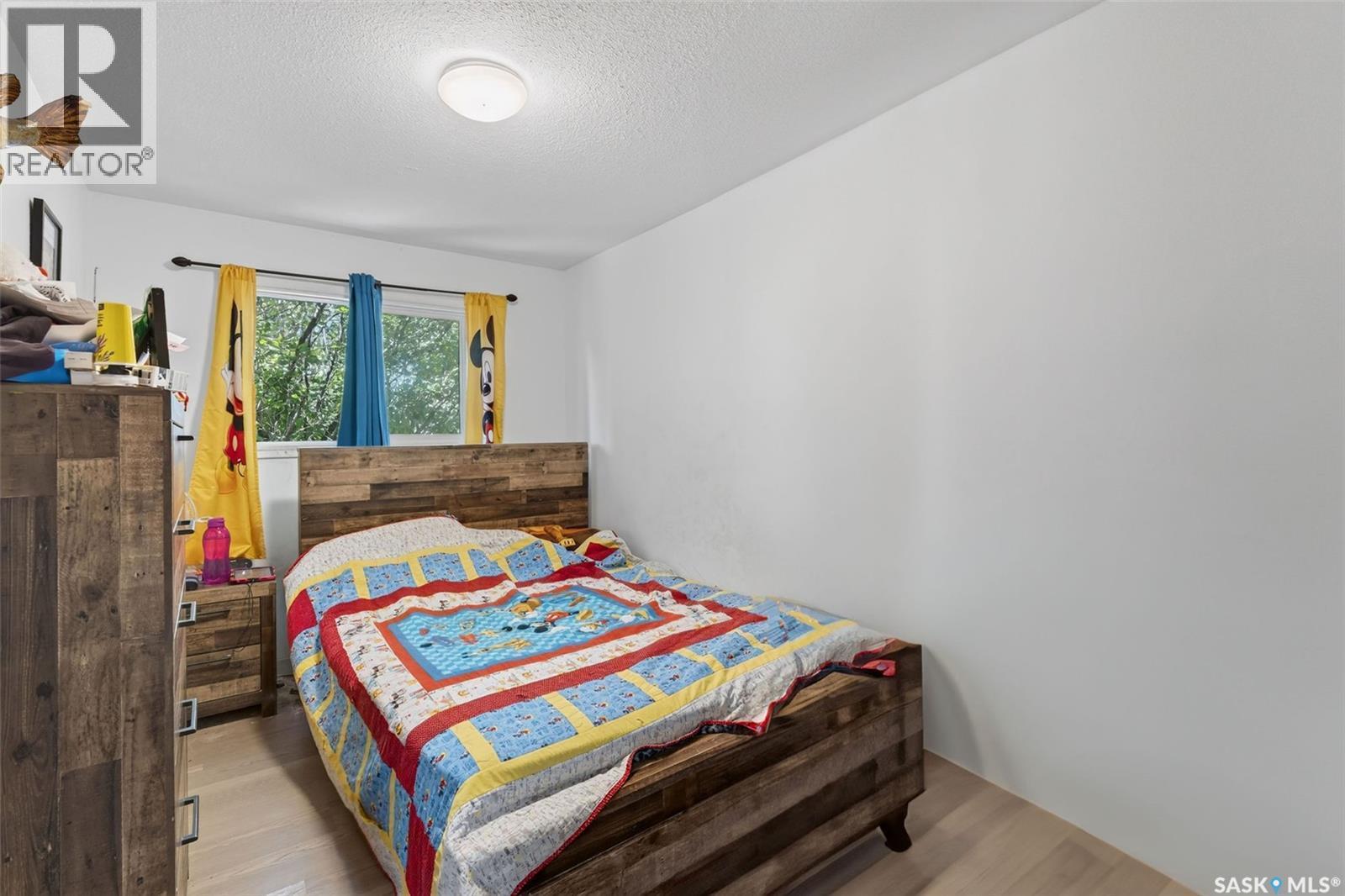 A/B 811 Steeves Avenue, Saskatoon, SK