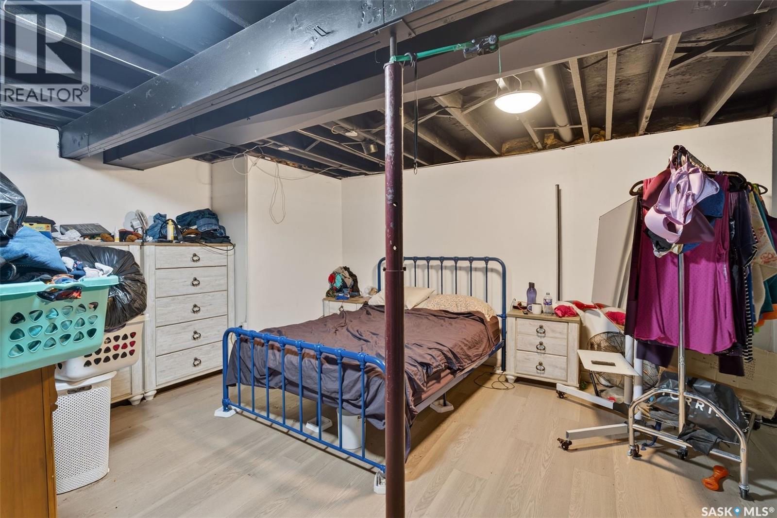 A/B 811 Steeves Avenue, Saskatoon, SK