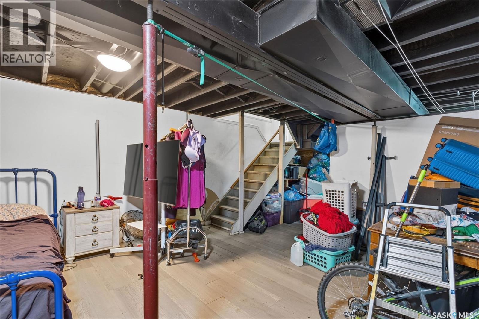 A/B 811 Steeves Avenue, Saskatoon, SK