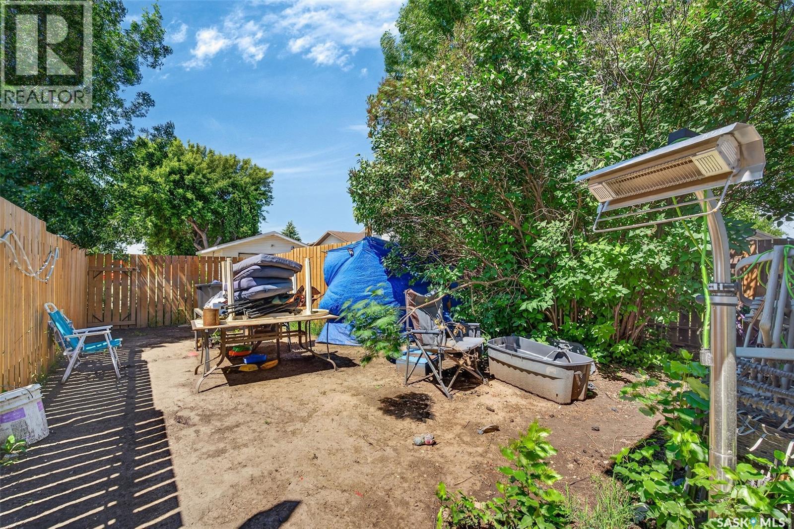 A/B 811 Steeves Avenue, Saskatoon, SK