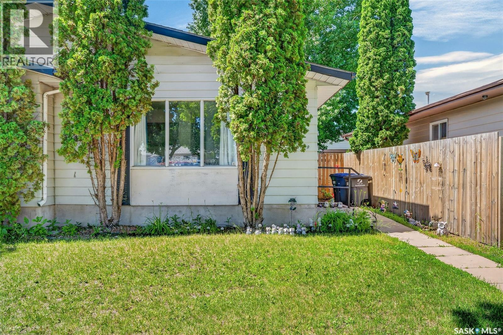 A/B 811 Steeves Avenue, Saskatoon, SK