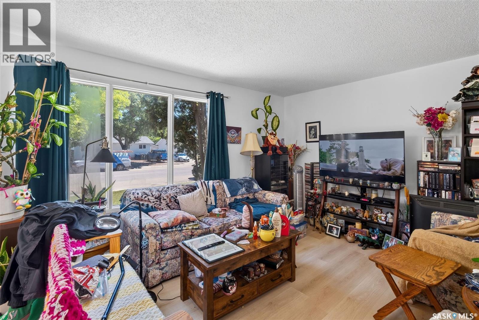 A/B 811 Steeves Avenue, Saskatoon, SK