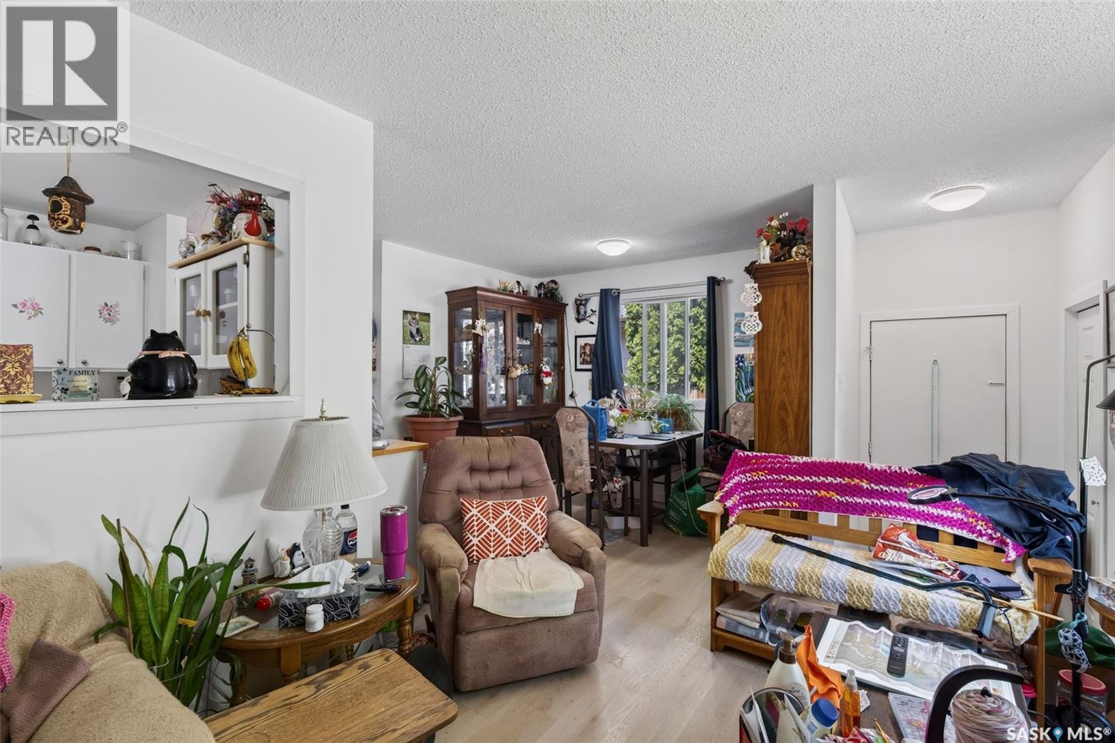 A/B 811 Steeves Avenue, Saskatoon, SK