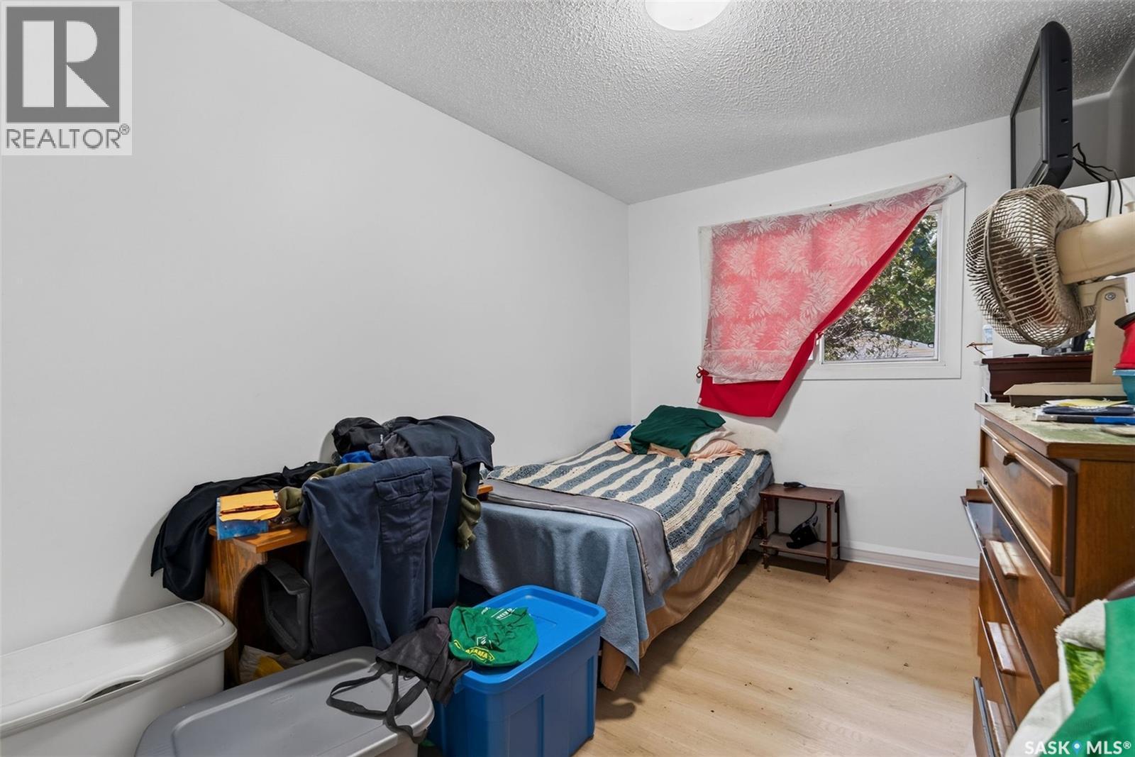 A/B 811 Steeves Avenue, Saskatoon, SK