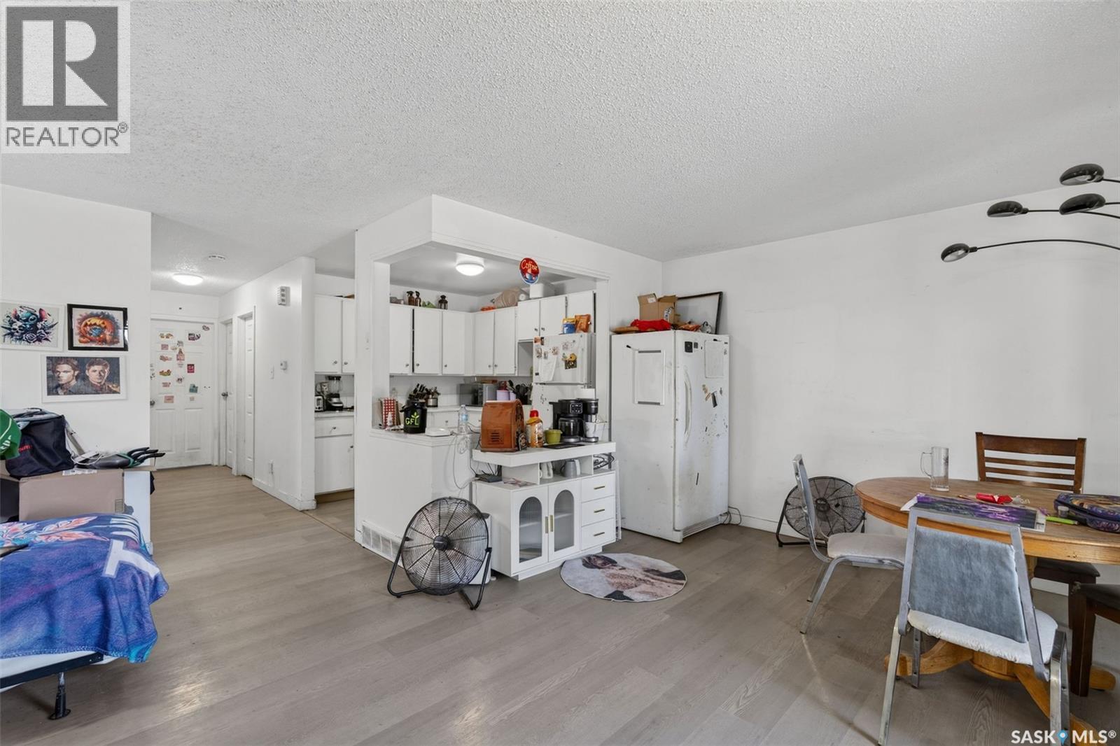 A/B 811 Steeves Avenue, Saskatoon, SK