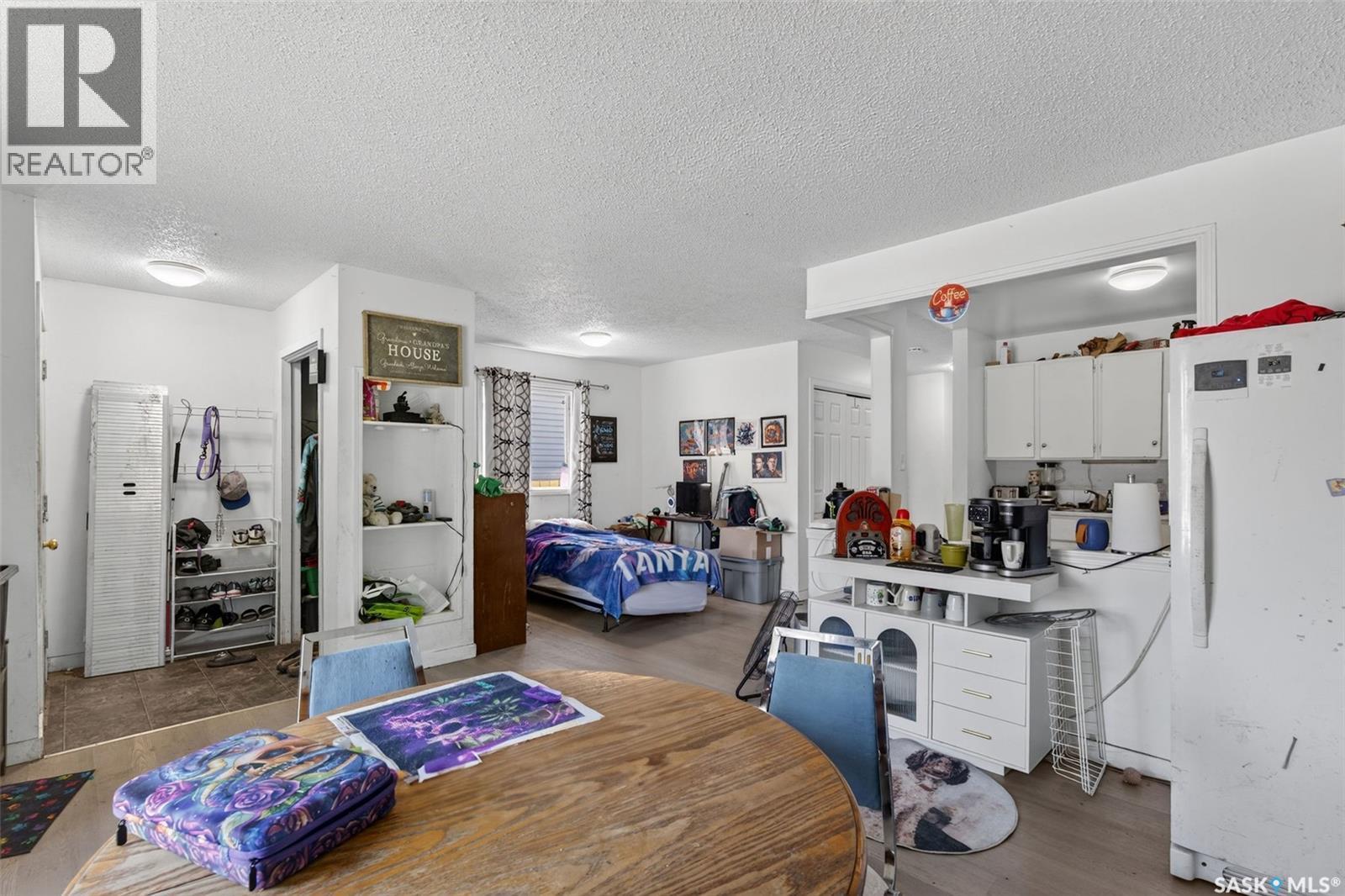 A/B 811 Steeves Avenue, Saskatoon, SK