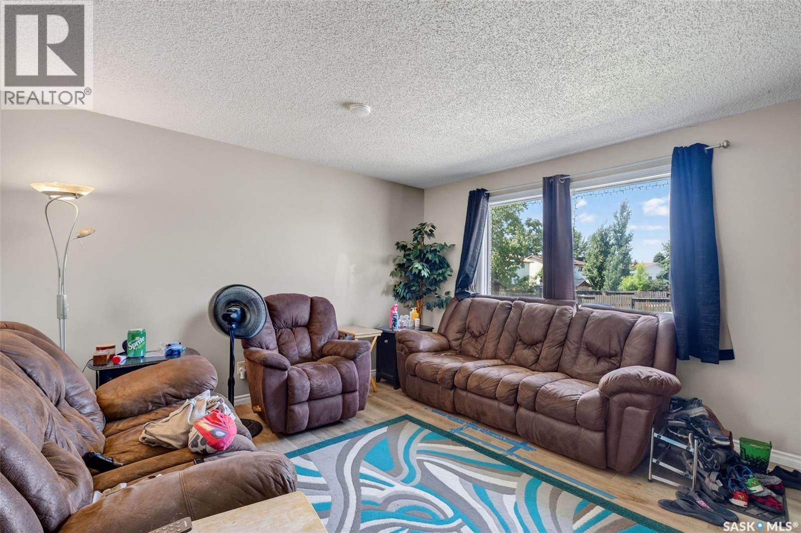 103-105 Davies Road, Saskatoon, SK