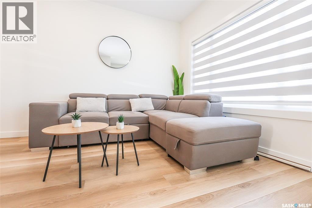 1541 Richardson Road, Saskatoon, SK - Indoor Photo Showing Living Room
