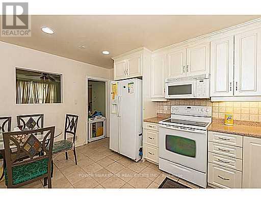 Kitchen/Eating Area. - 2576 Alta Vista Drive, Ottawa, ON
