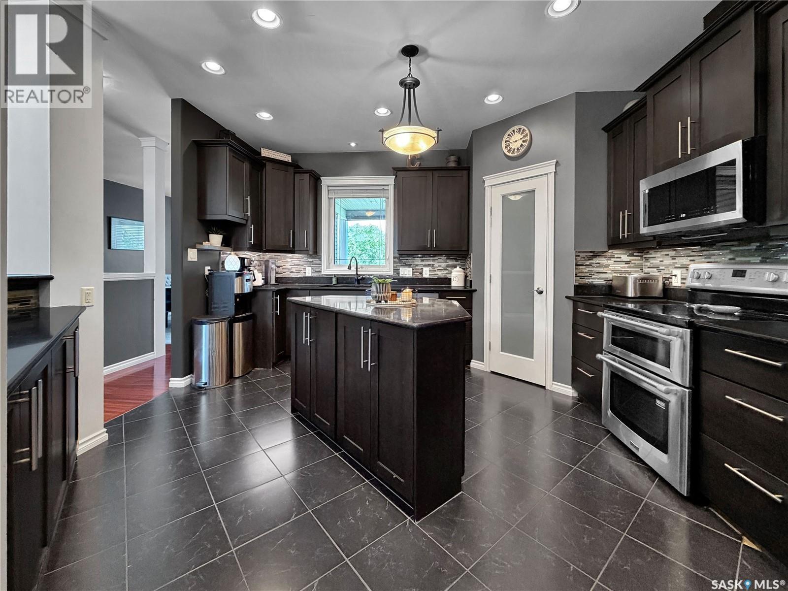 207 6Th Street W, Carnduff, SK