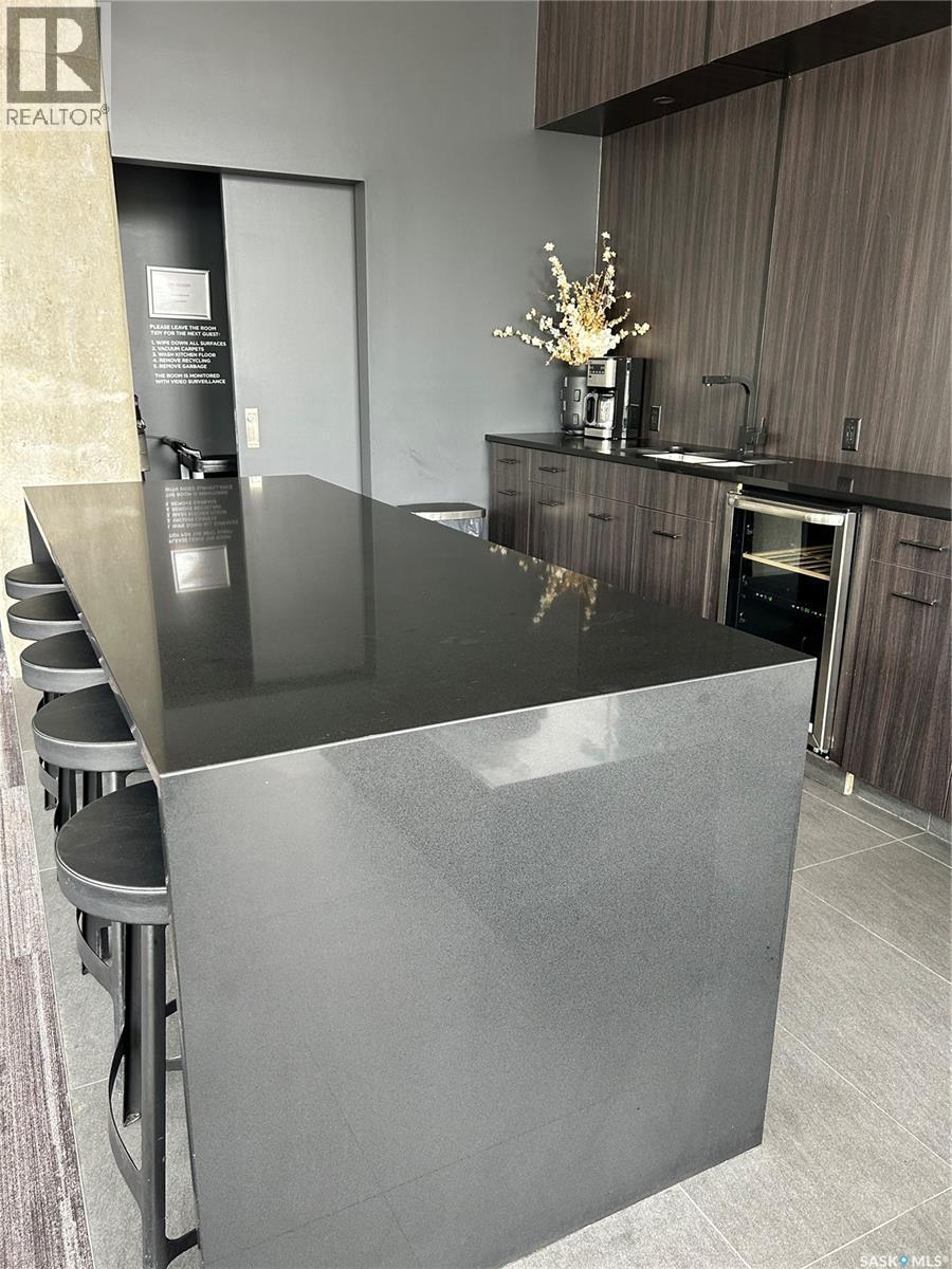 1804 490 2Nd Avenue S, Saskatoon, SK - Indoor