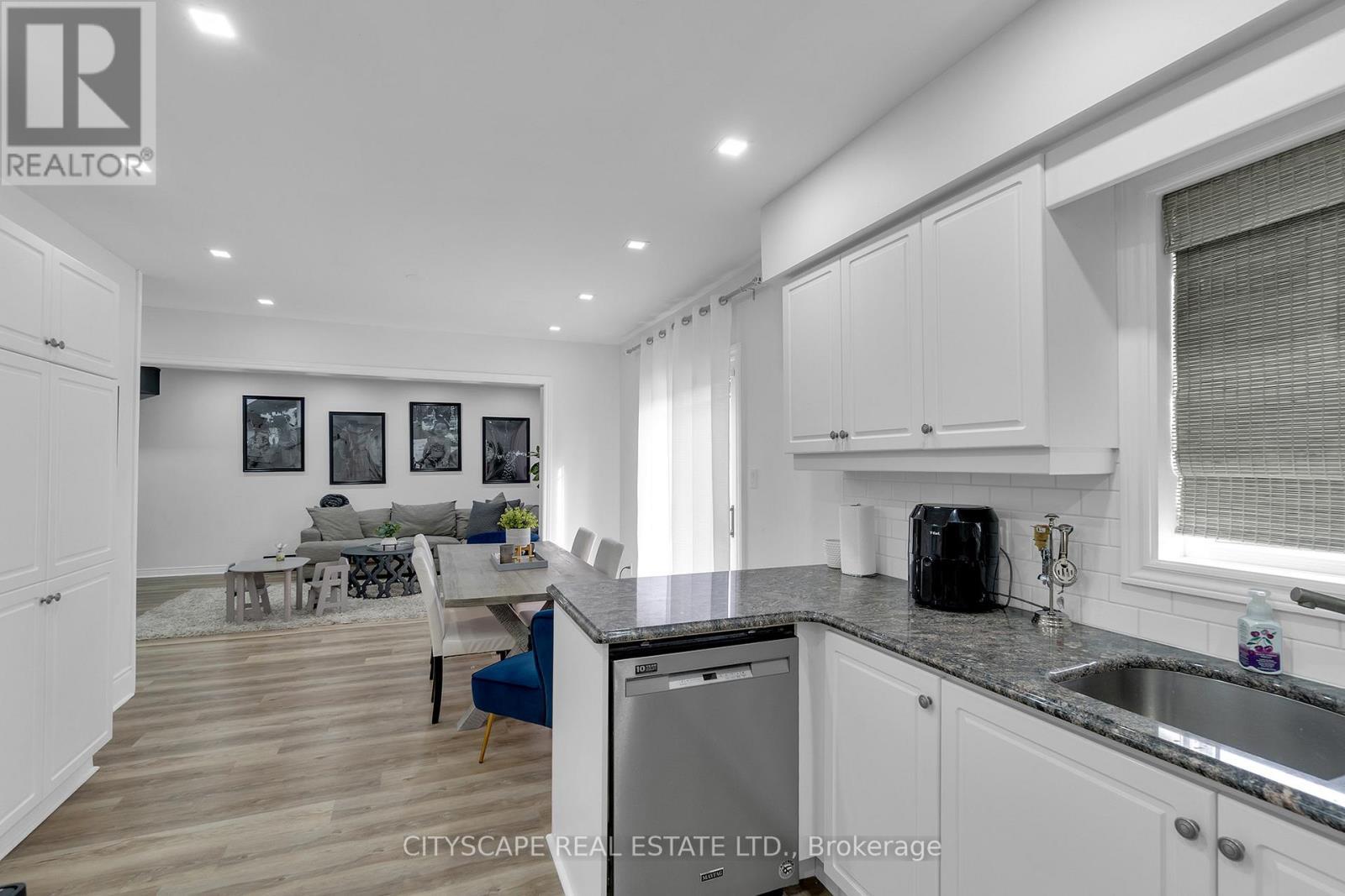 6421 Donway Drive, Mississauga, ON