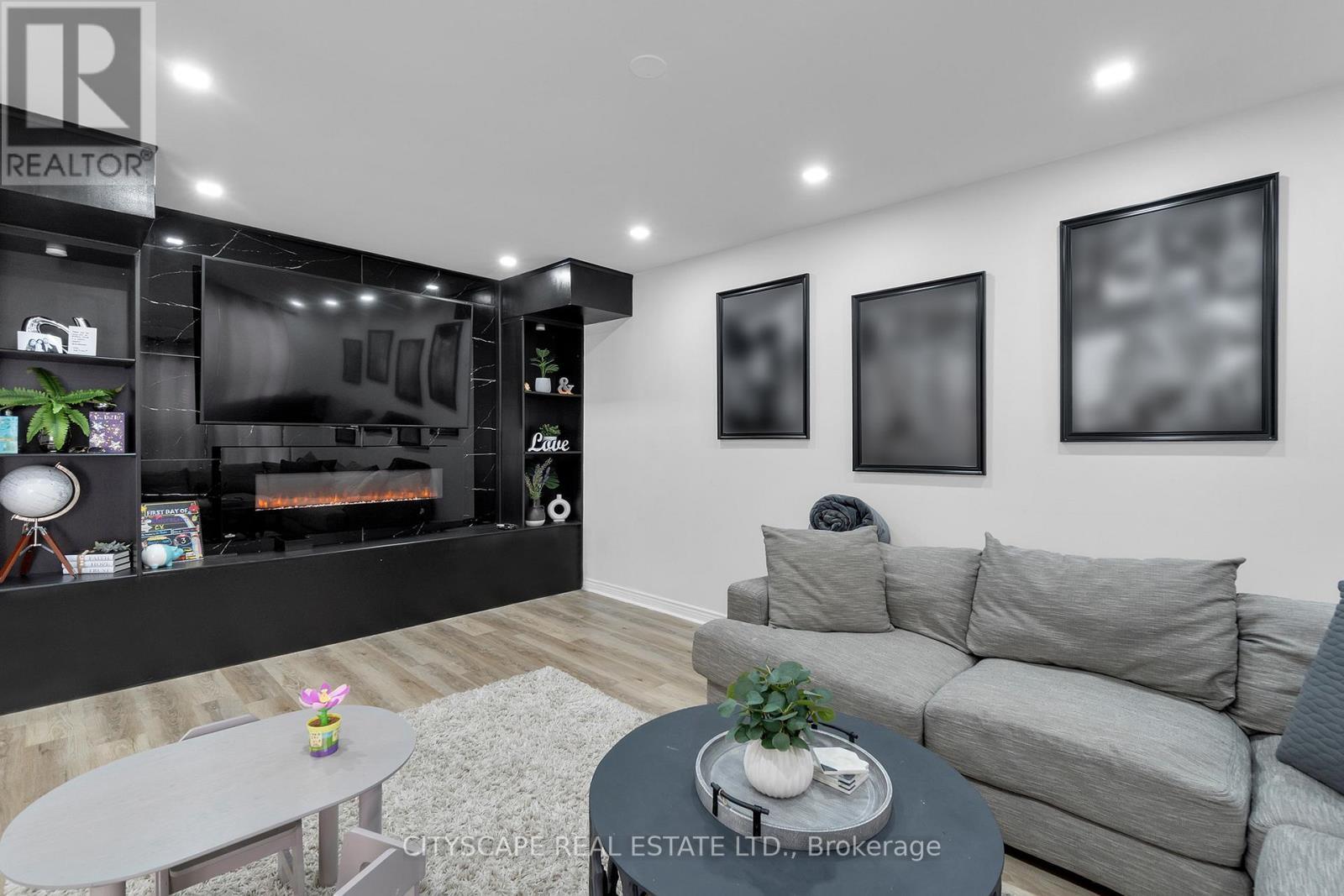 6421 Donway Drive, Mississauga, ON