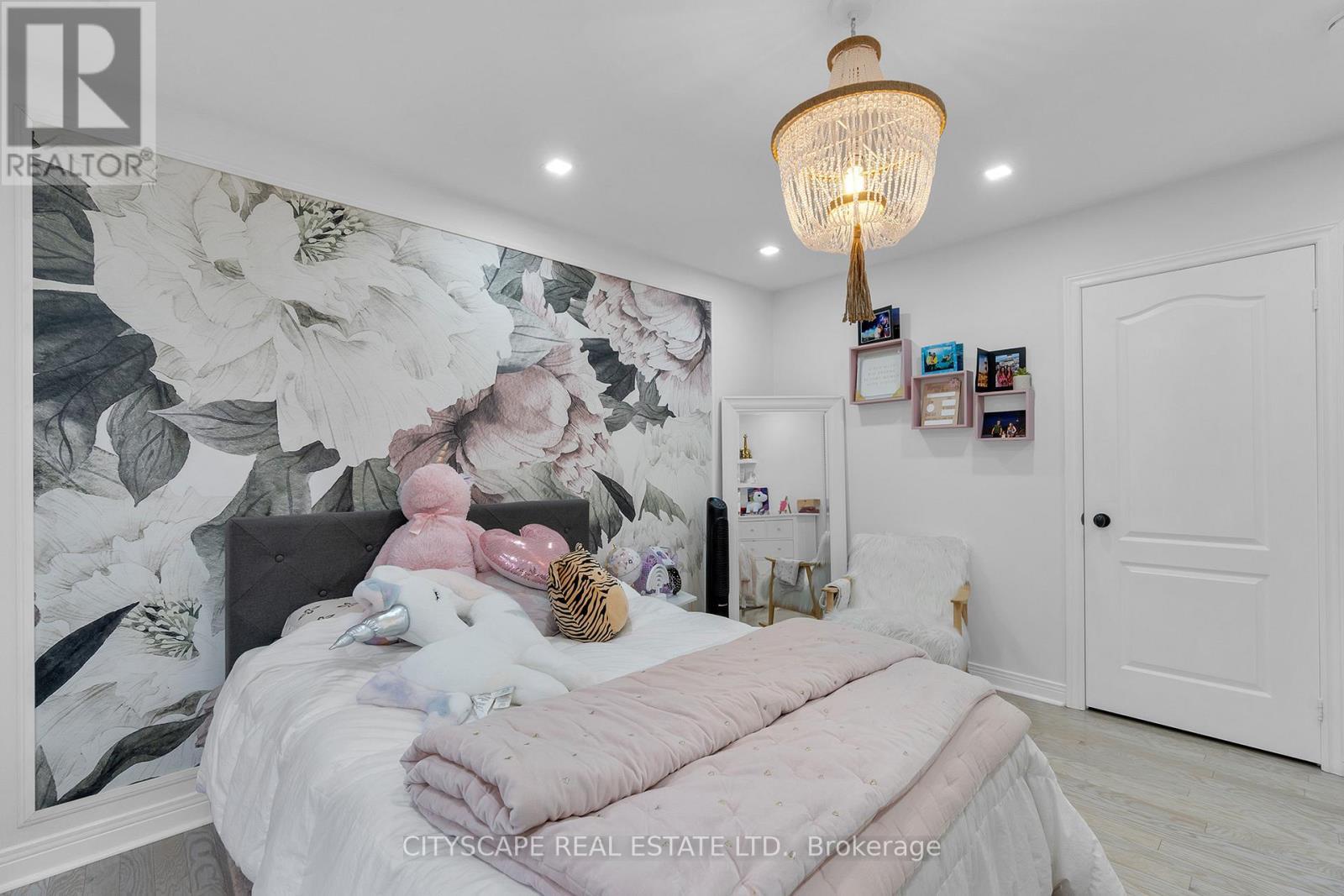 6421 Donway Drive, Mississauga, ON