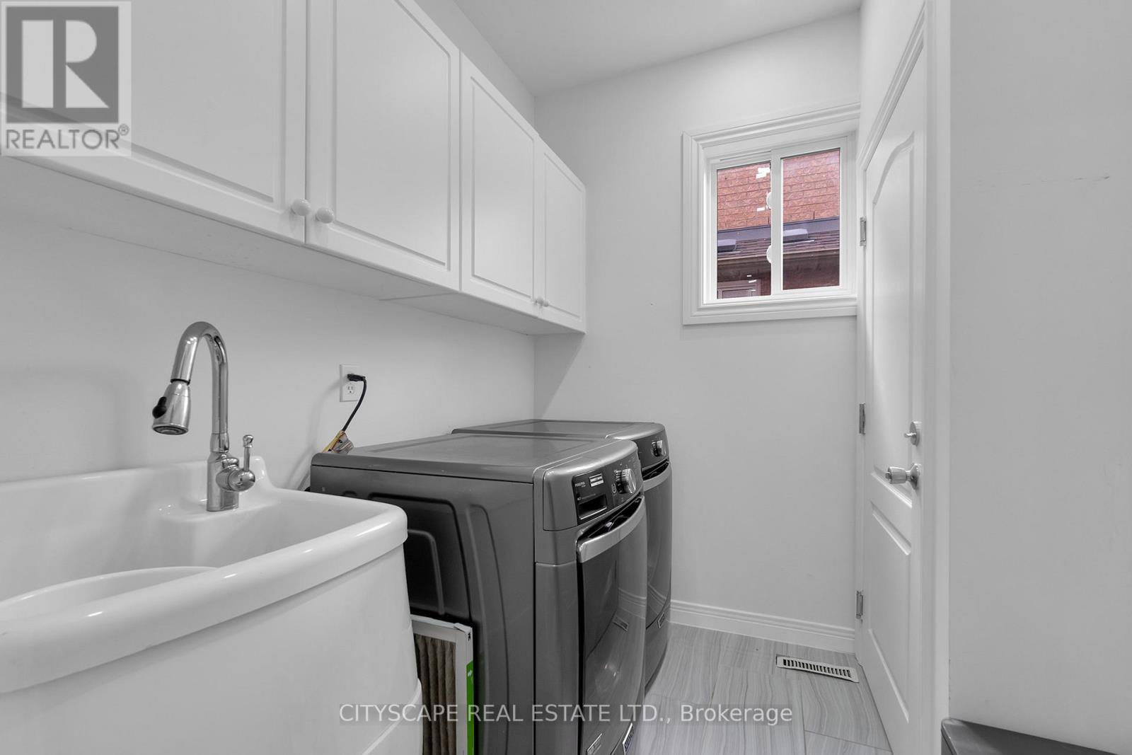 6421 Donway Drive, Mississauga, ON