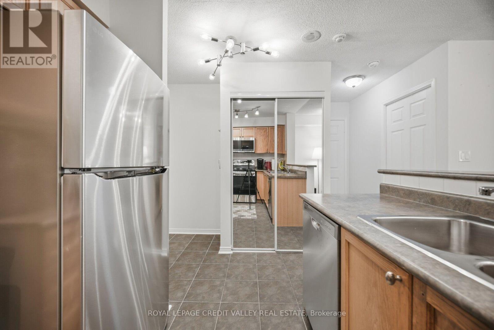902 - 9 Michael Power Place, Toronto, ON