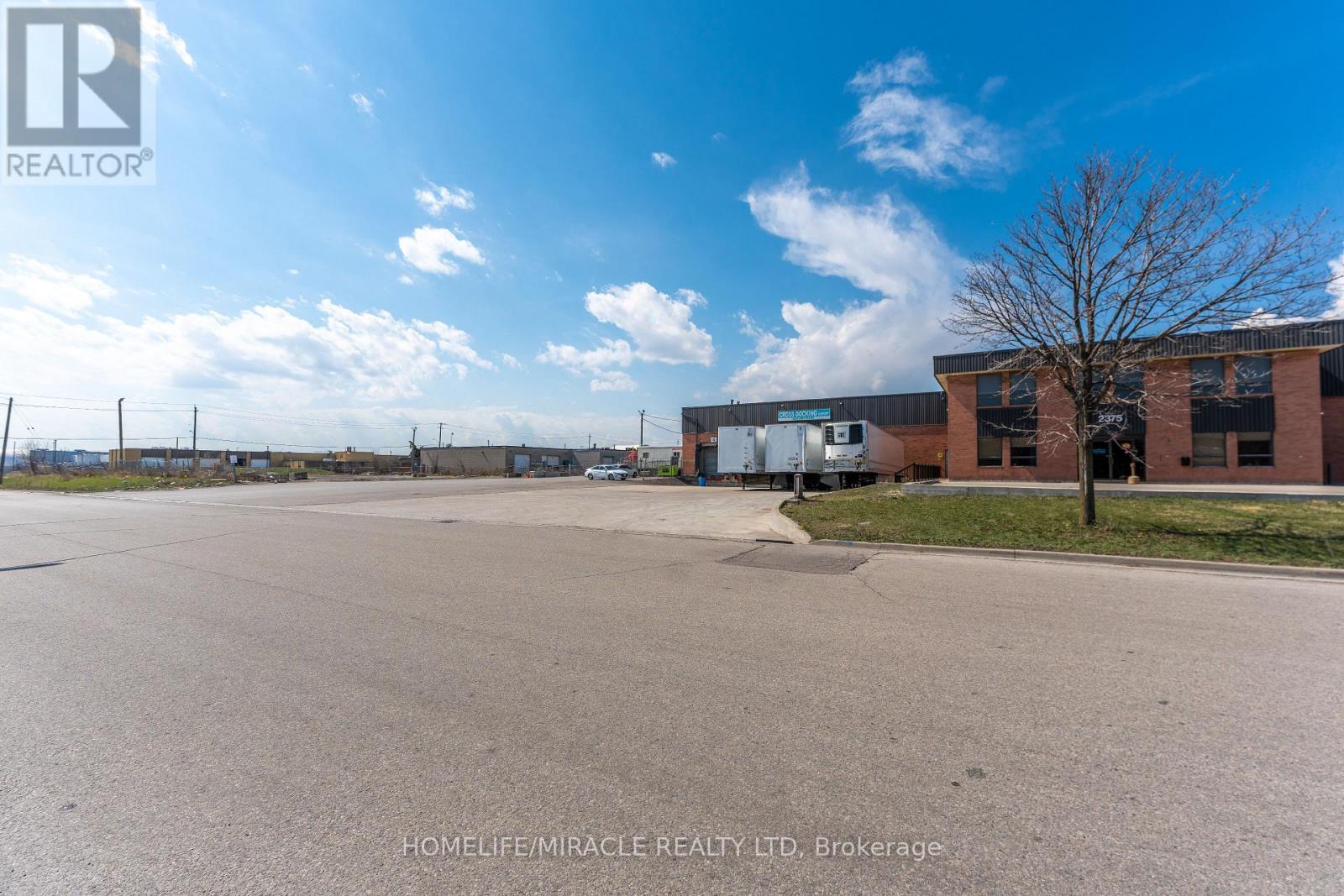 2375 Lucknow Drive, Mississauga, ON