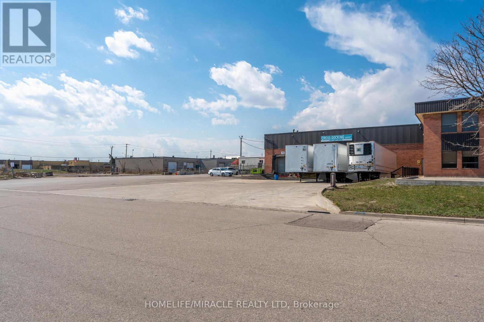 2375 Lucknow Drive, Mississauga, ON