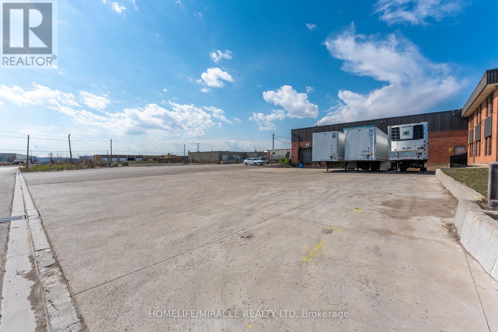 2375 Lucknow Drive, Mississauga, ON
