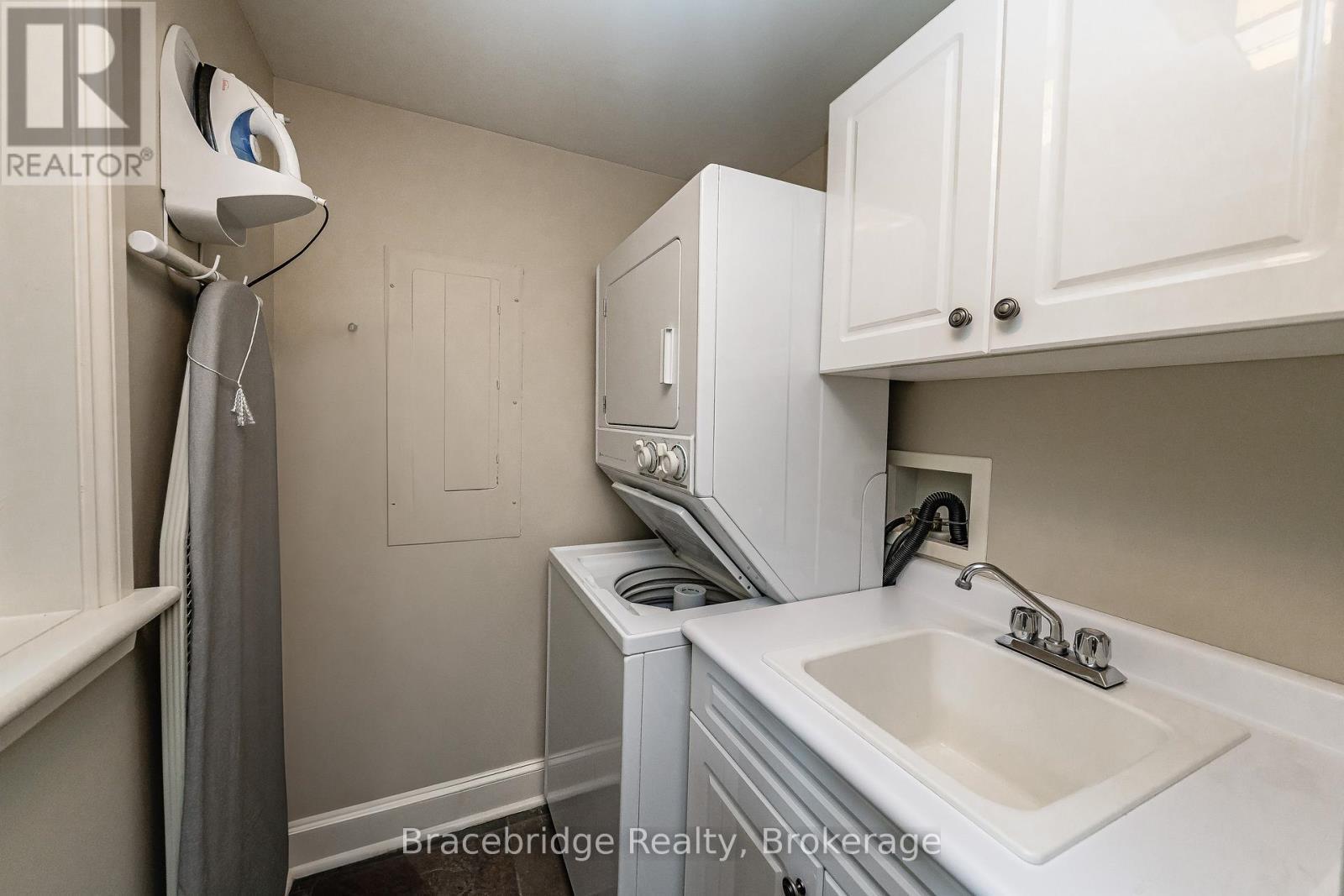 Carling 2 W5 - 3876 Muskoka Rd 118 Highway W, Muskoka Lakes (Medora), ON