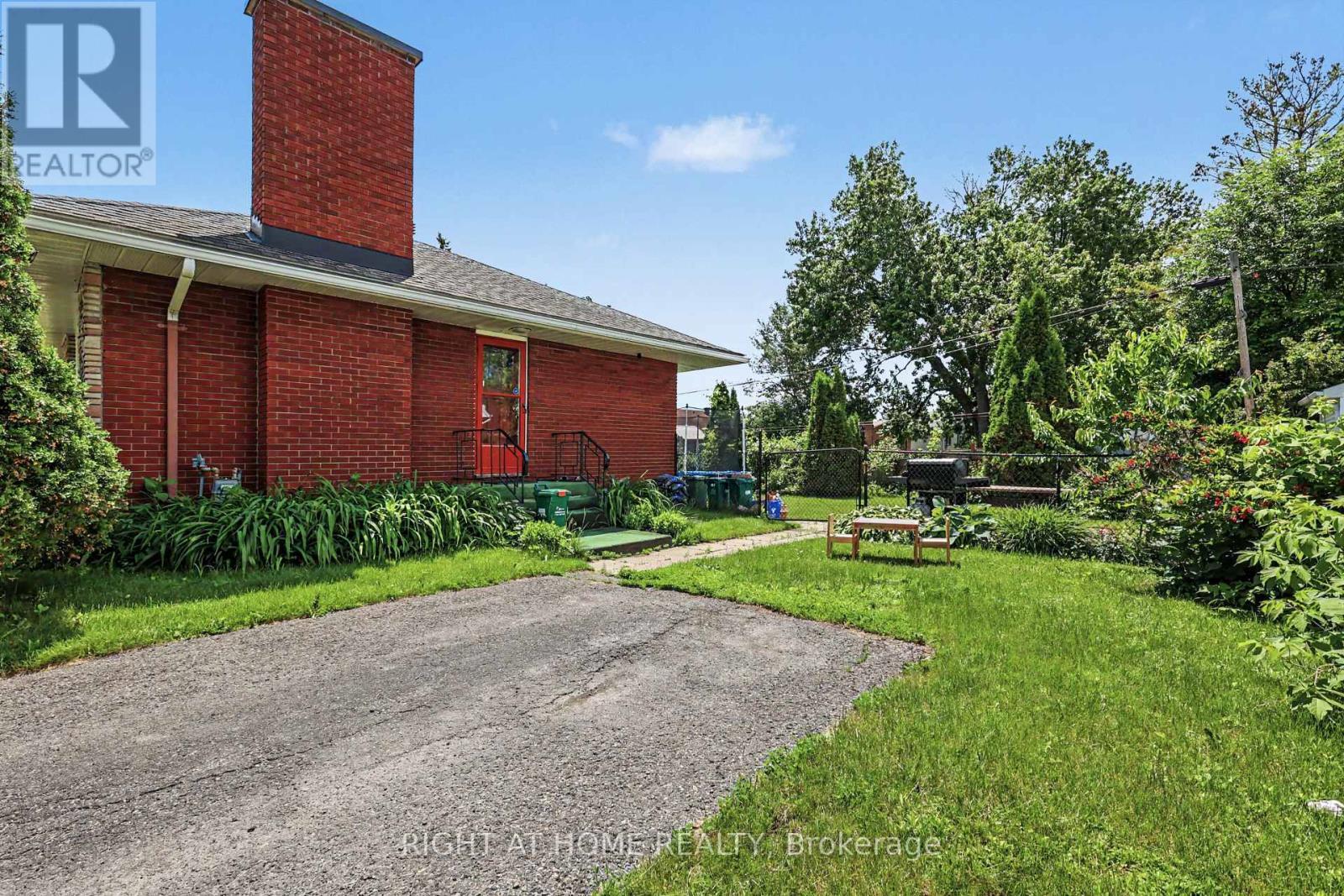1640 Fisher Avenue, Ottawa, ON