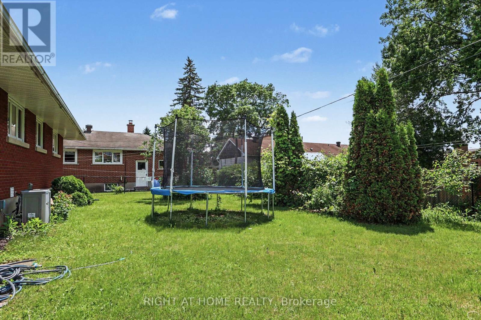 1640 Fisher Avenue, Ottawa, ON