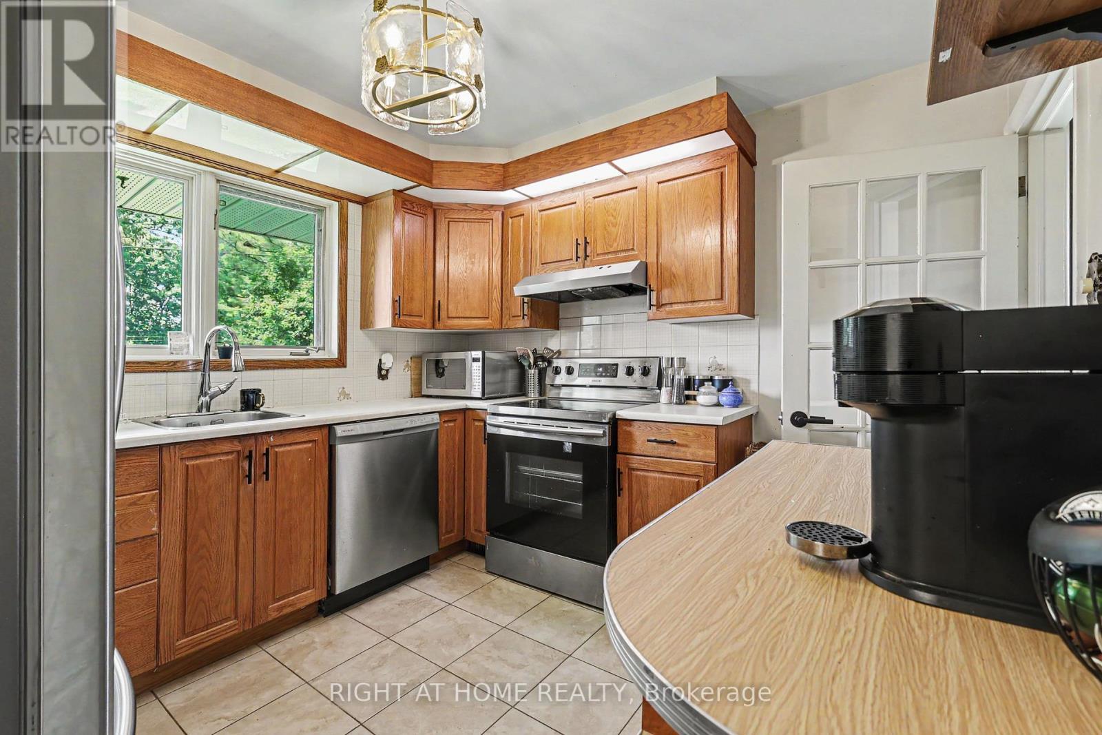 1640 Fisher Avenue, Ottawa, ON