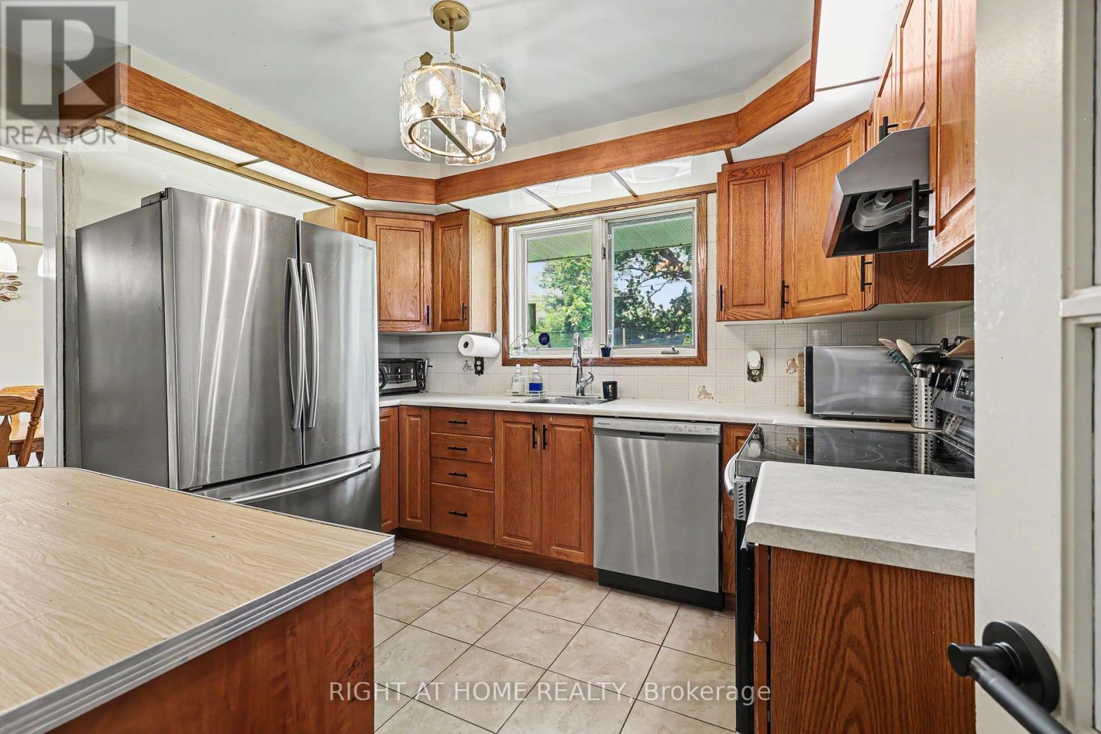 1640 Fisher Avenue, Ottawa, ON