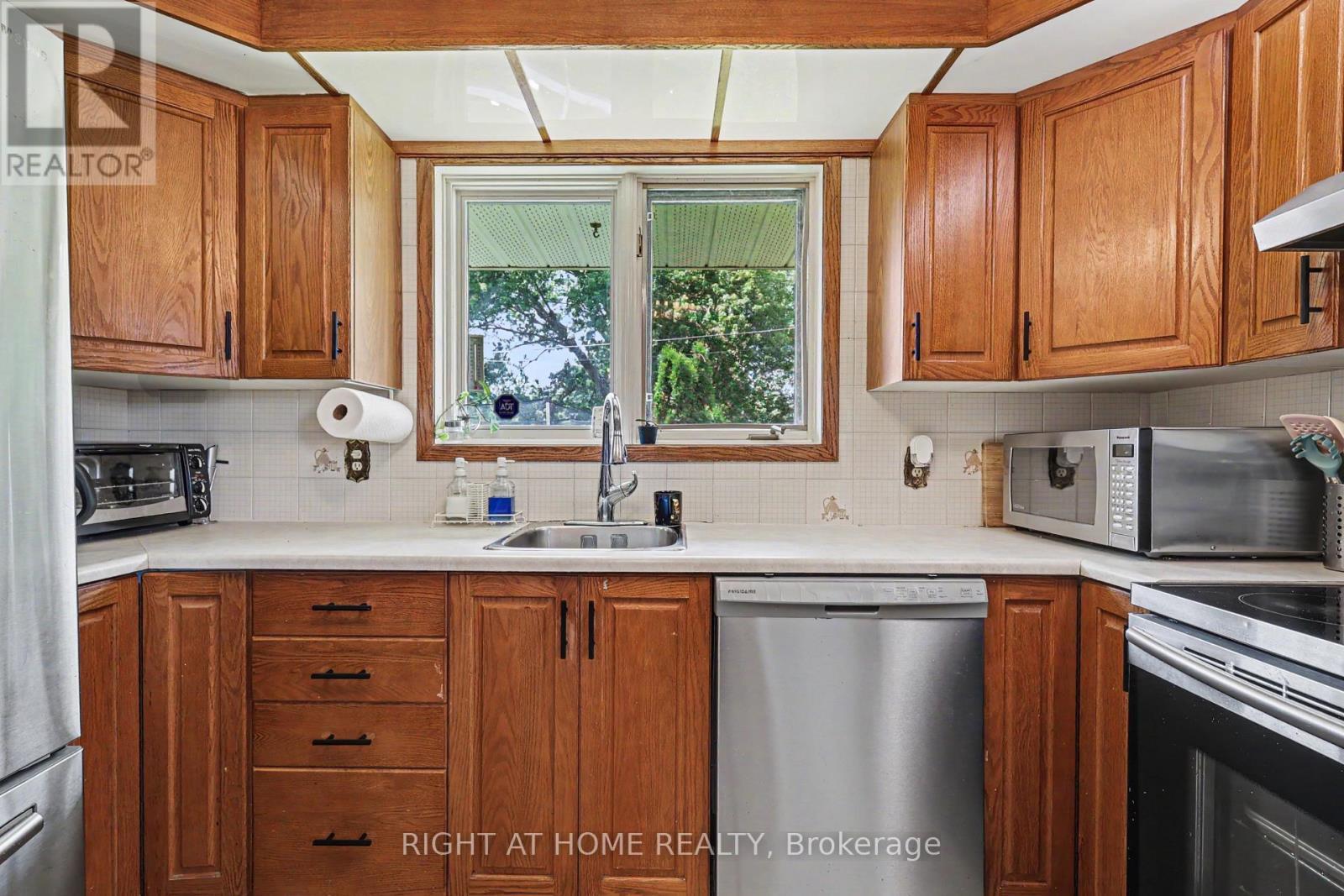 1640 Fisher Avenue, Ottawa, ON