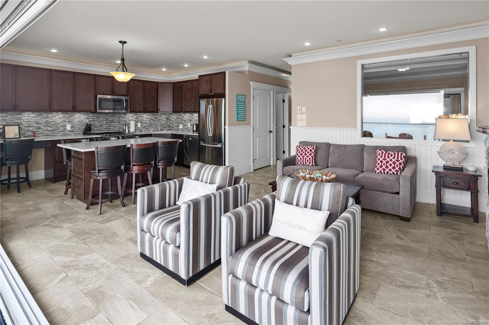 #42B-1000 Sookepoint Pl, Sooke, BC - Indoor