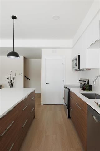100 Des Meurons St, Winnipeg, MB
