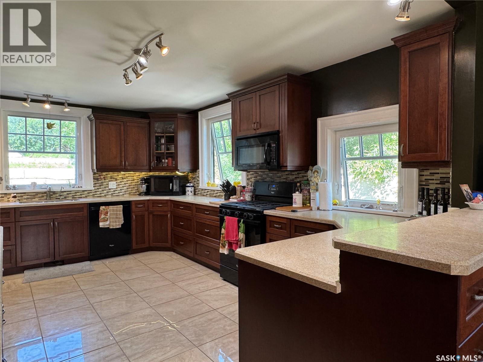 607 Barnett Drive, Fort San, SK - Indoor Photo Showing Kitchen
