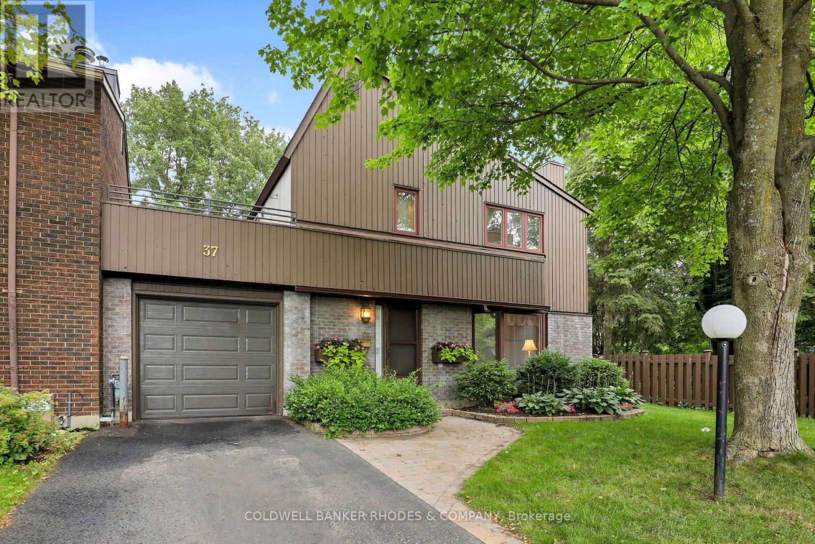 37 Sample Road, Ottawa, ON