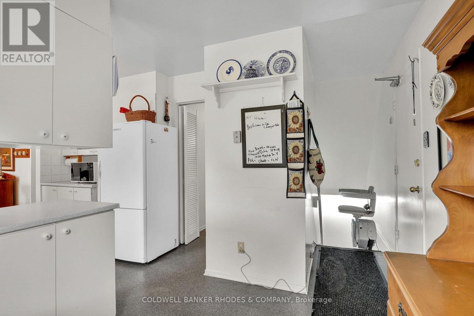 37 Sample Road, Ottawa, ON