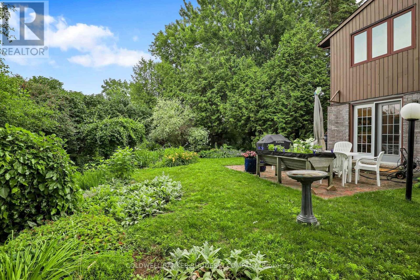 37 Sample Road, Ottawa, ON